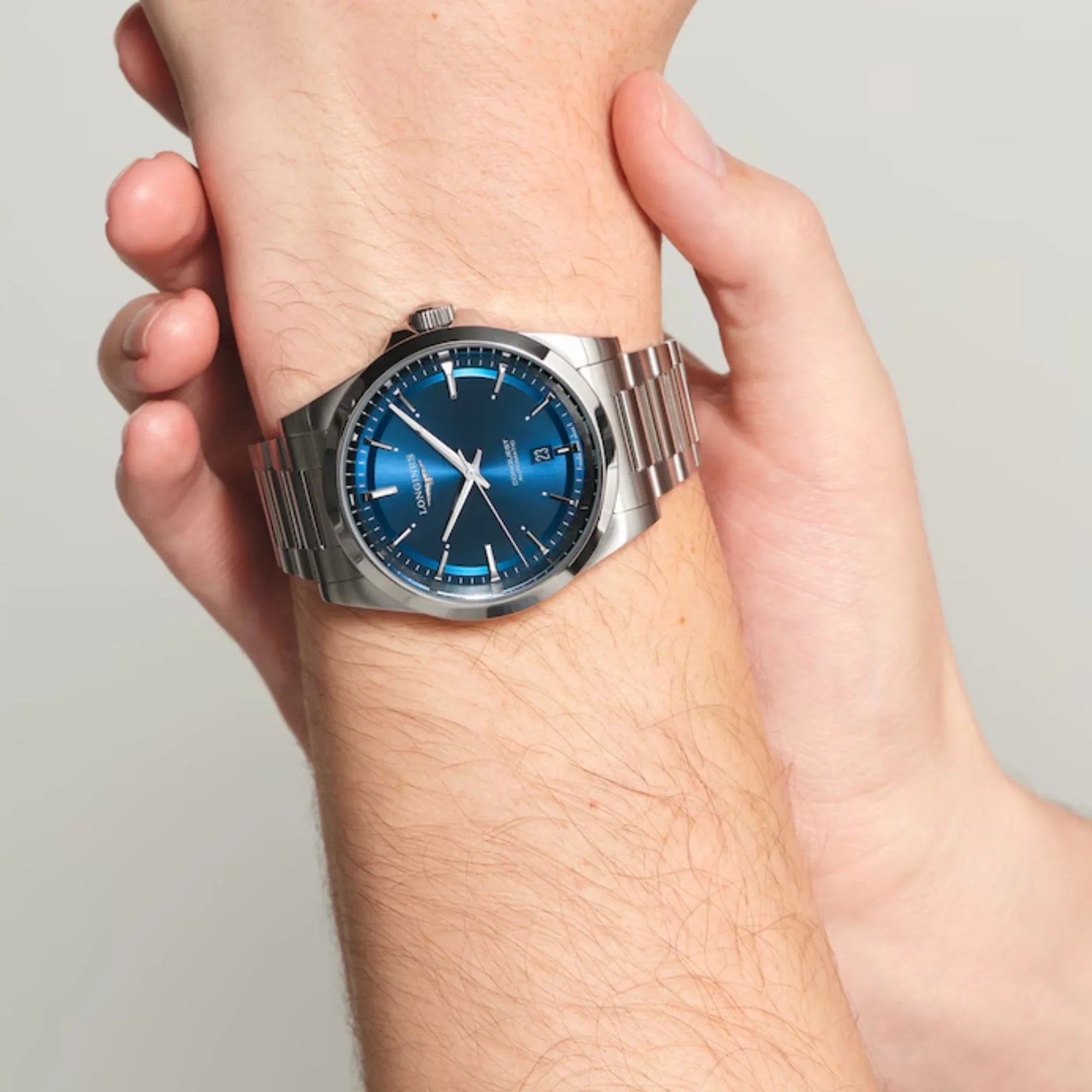 Reloj automático Longines Conquest 2023 esfera azul brazalete de acero 41 mm