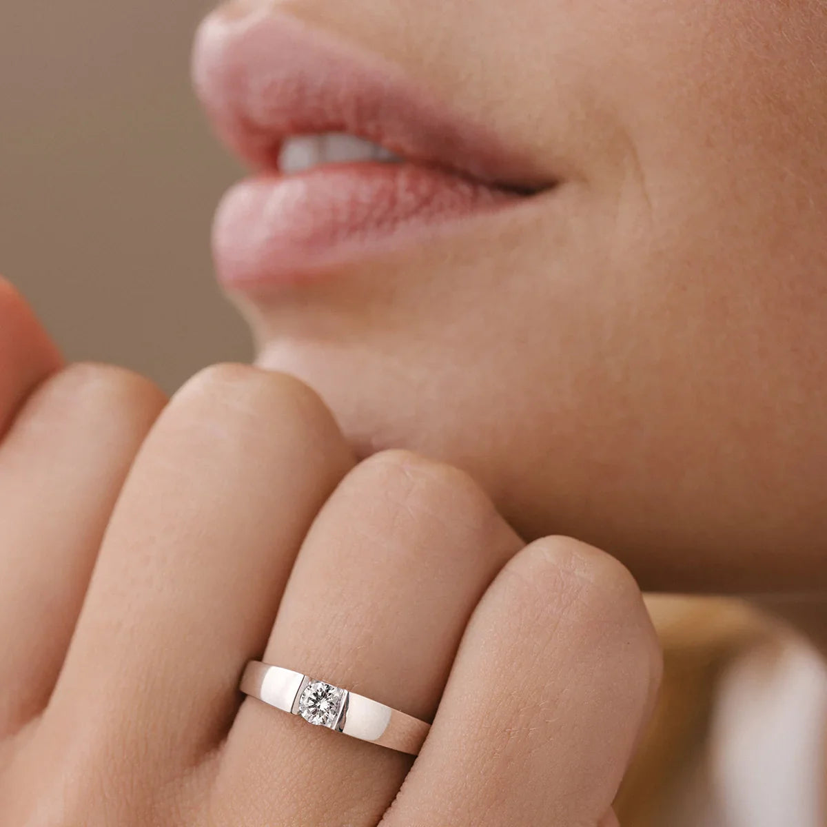 Solitario Lepage Audacieuse en oro blanco y diamantes