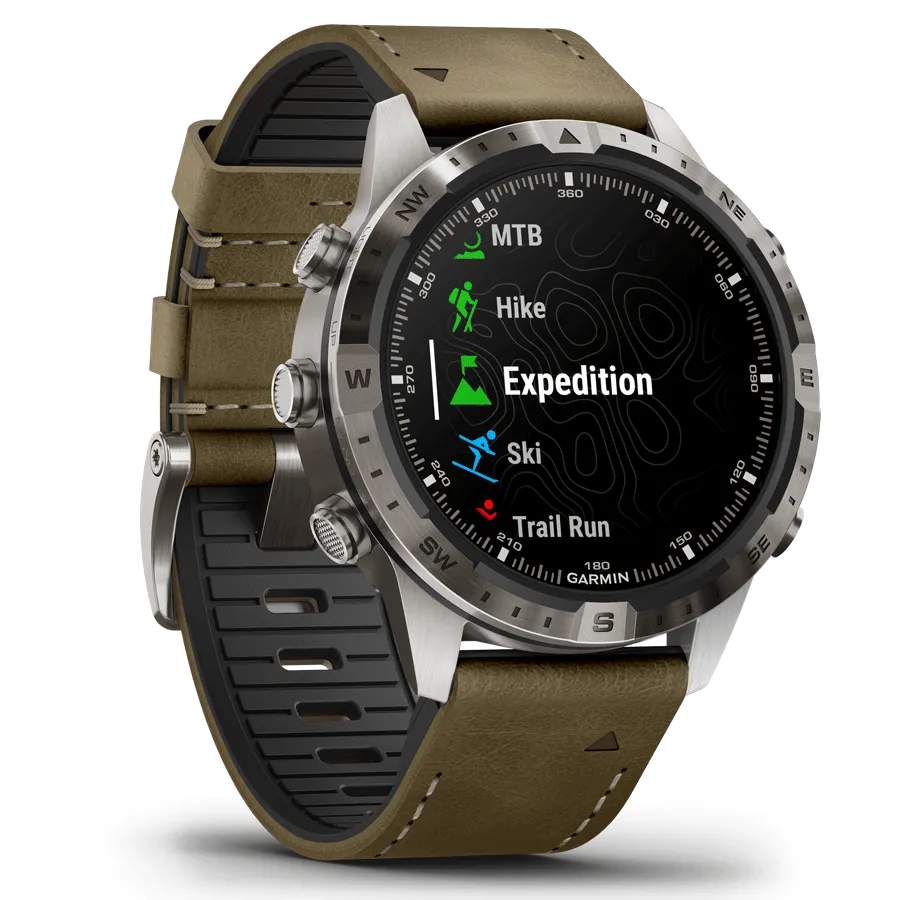 Reloj Garmin Marq Gen 2 Adventurer de titanio y zafiro con correa de cuero marrón y caucho negro de 46 mm