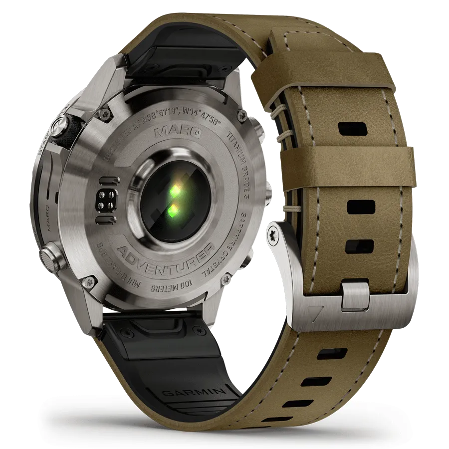 Reloj Garmin Marq Gen 2 Adventurer de titanio y zafiro con correa de cuero marrón y caucho negro de 46 mm