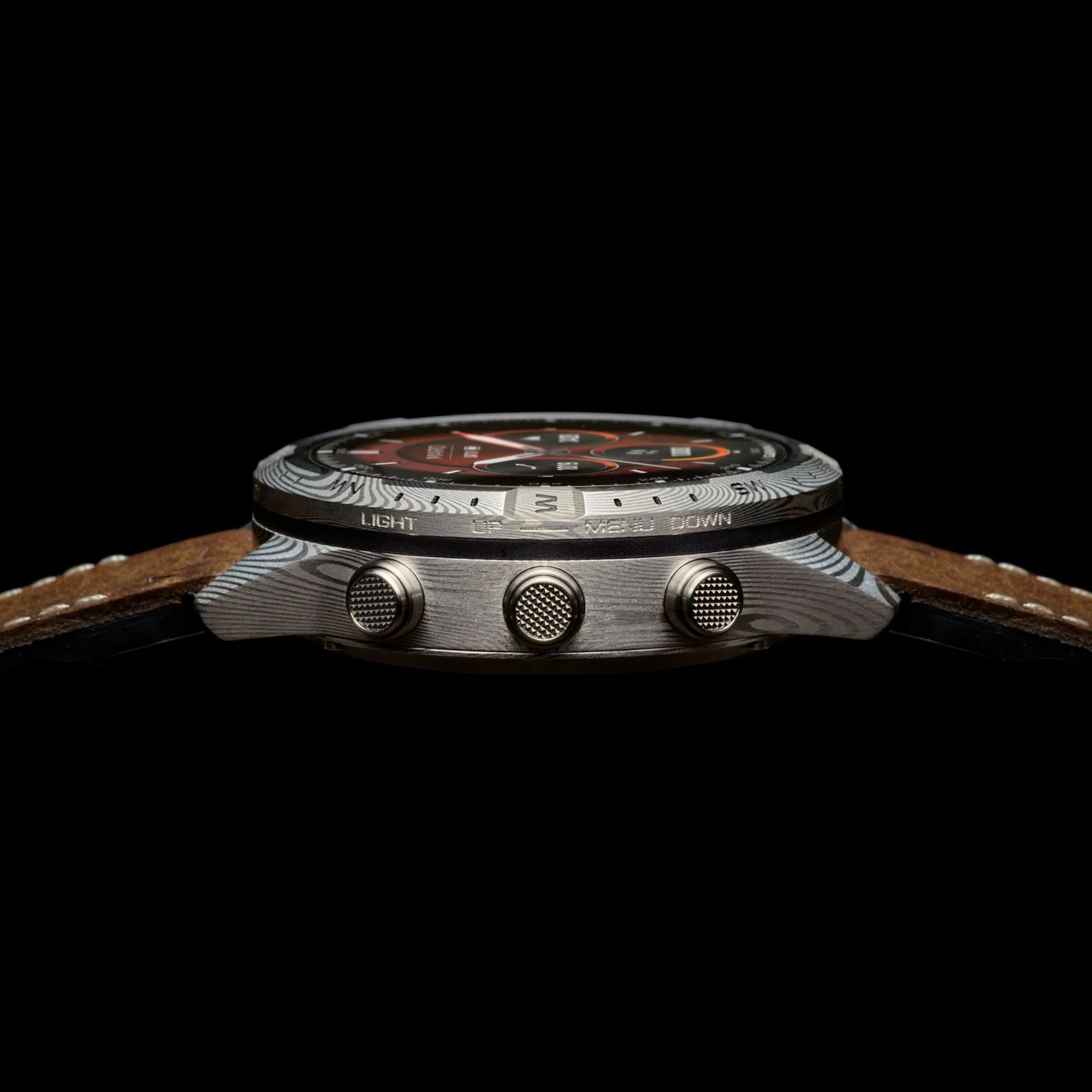 Reloj Garmin Marq Gen 2 Adventurer Damascus Steel Edition con correa de piel marrón y silicona negra de 46 mm